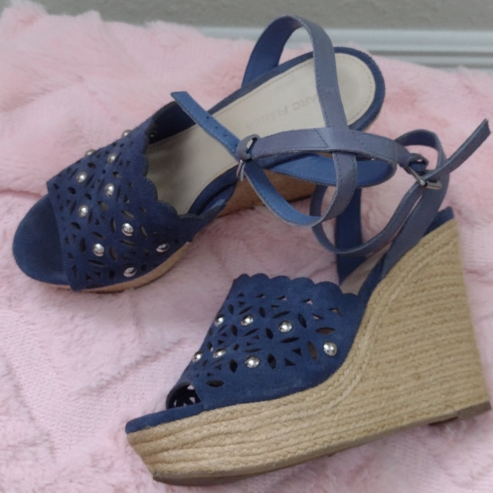 Shoes - Picture 3 of 4